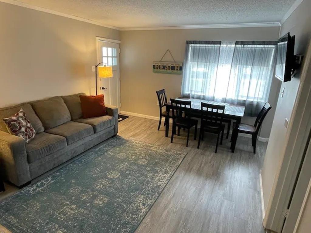 321 EAST BAKER AVENUE 333 WILDWOOD SUMMER VACATION RENTALS at
